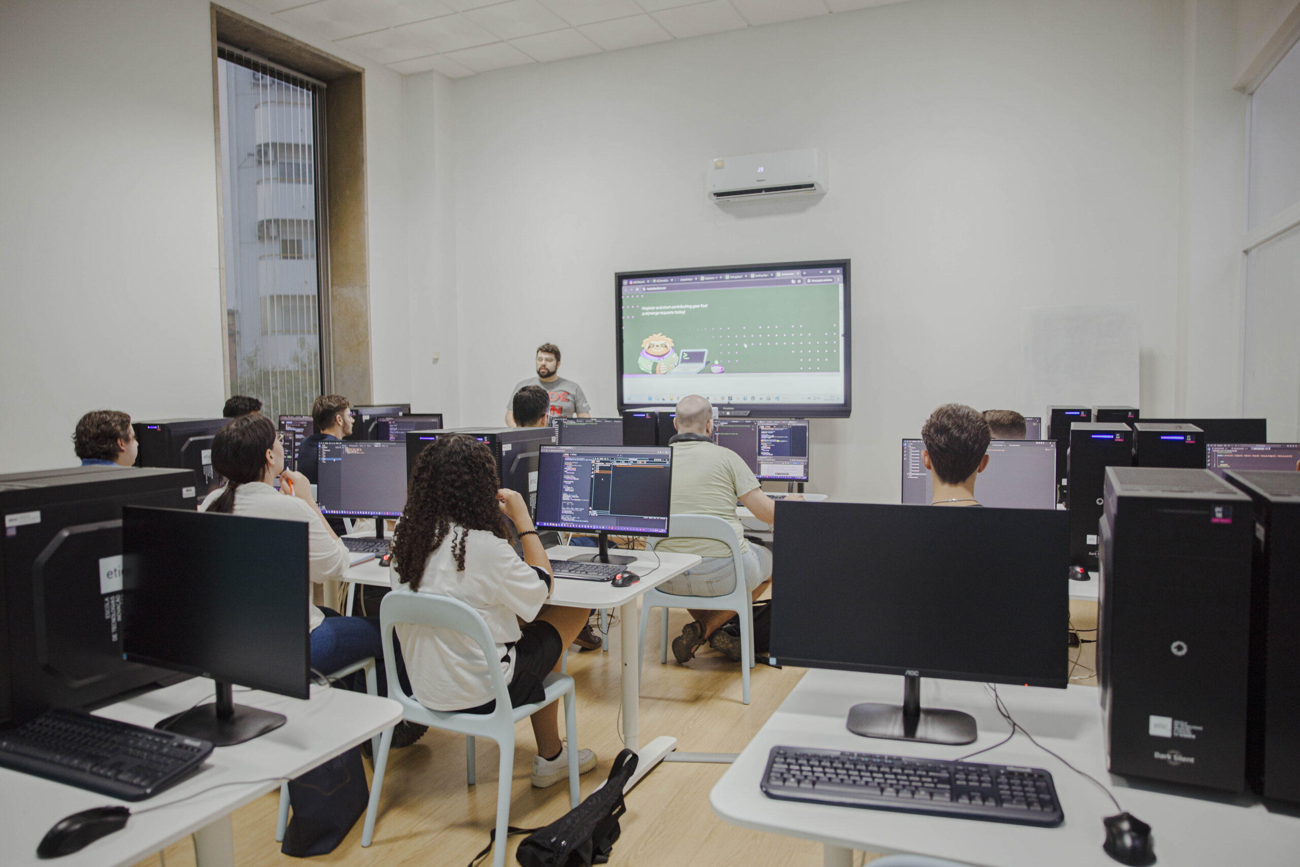 FOTOS - 2024.10.03 - Programação - Jorge Alves - PW2426 Aula de programação